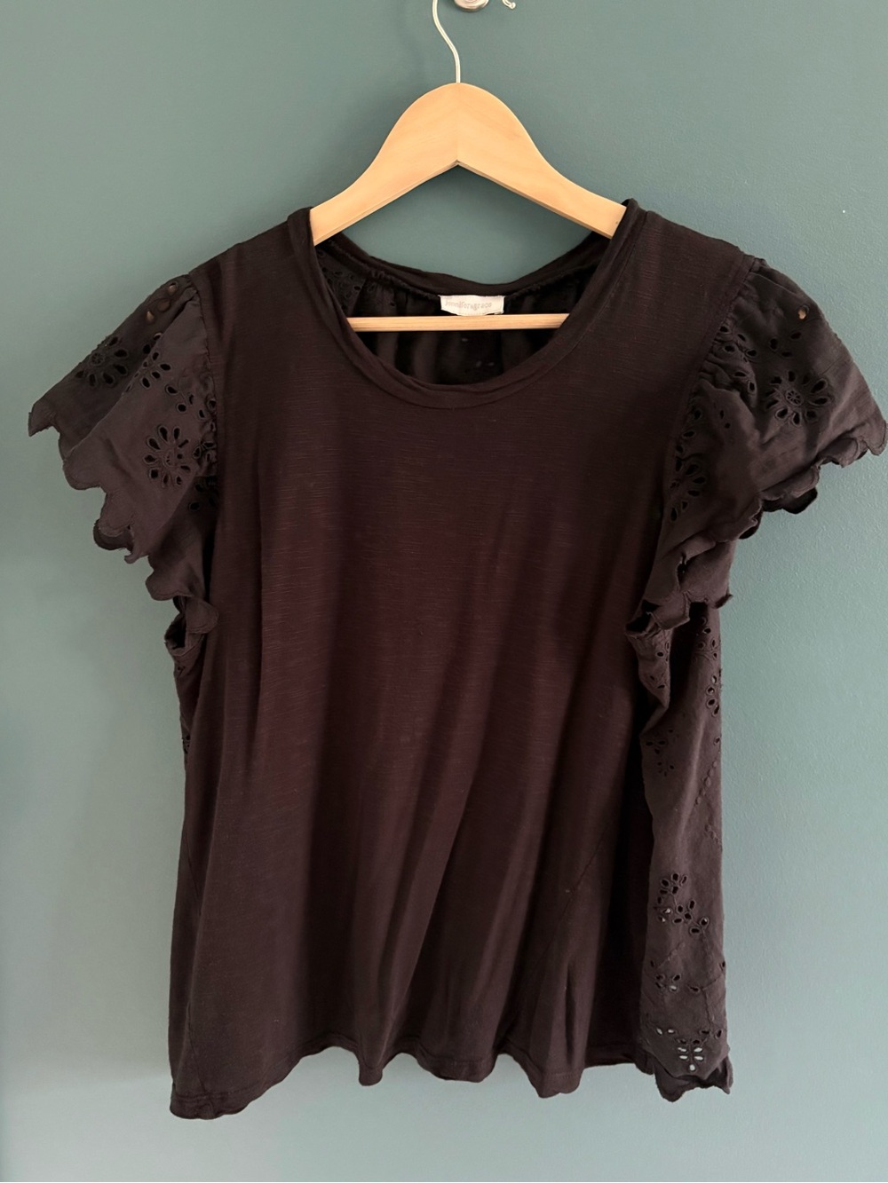 Jennifer & Grace Women’s Black Eyelet Ruffle Sleeve Top, Size Large